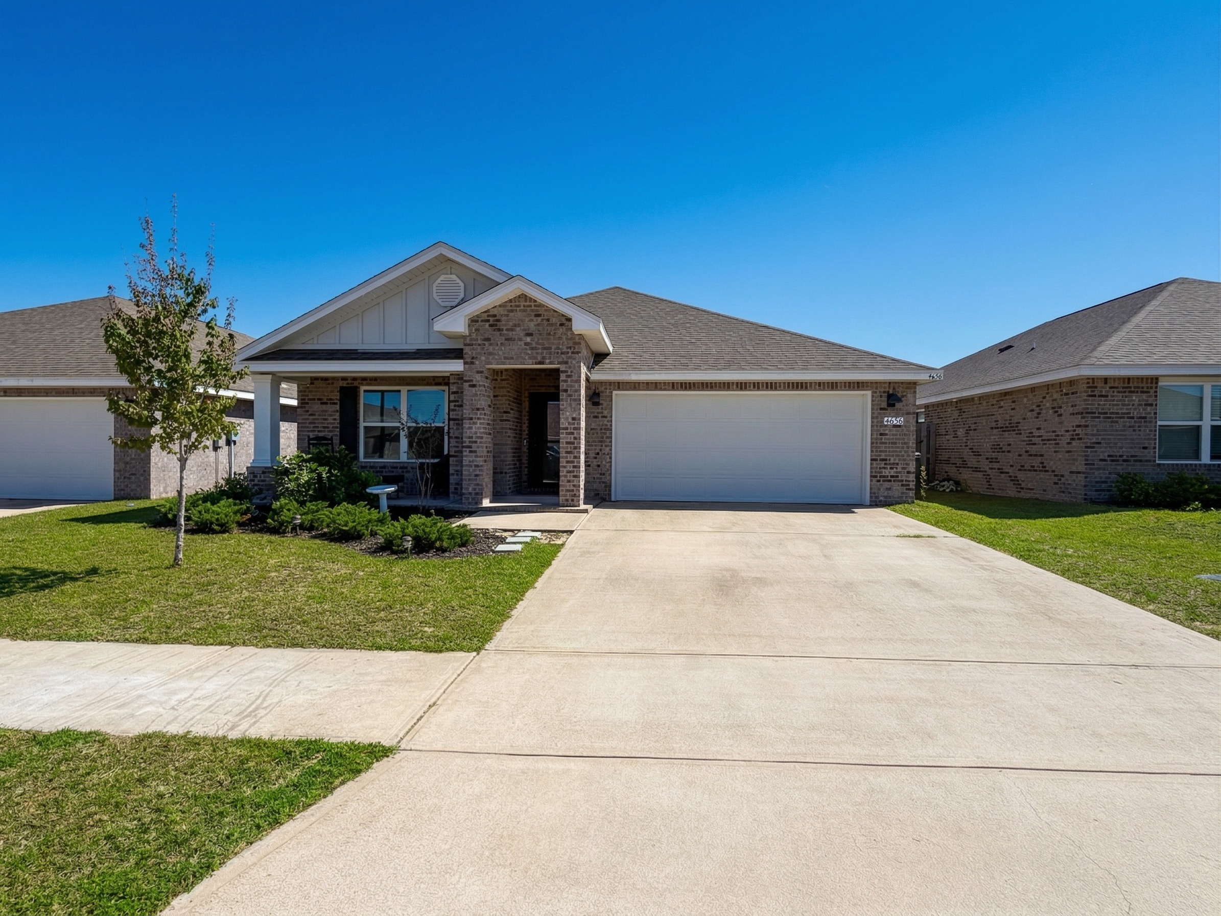 4656 Honor Guard Way